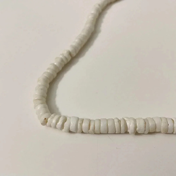 Vintage  90s Lot of 2 Necklaces Puka Shell - Picture 5 of 15